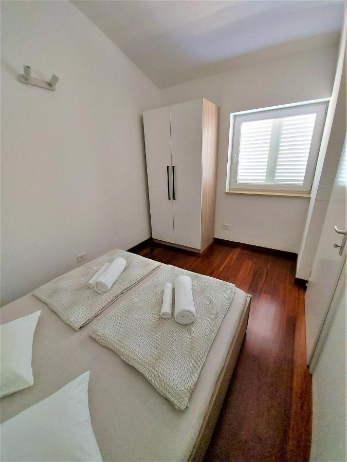 Apartments Aurora Near Beach 메덜린 외부 사진