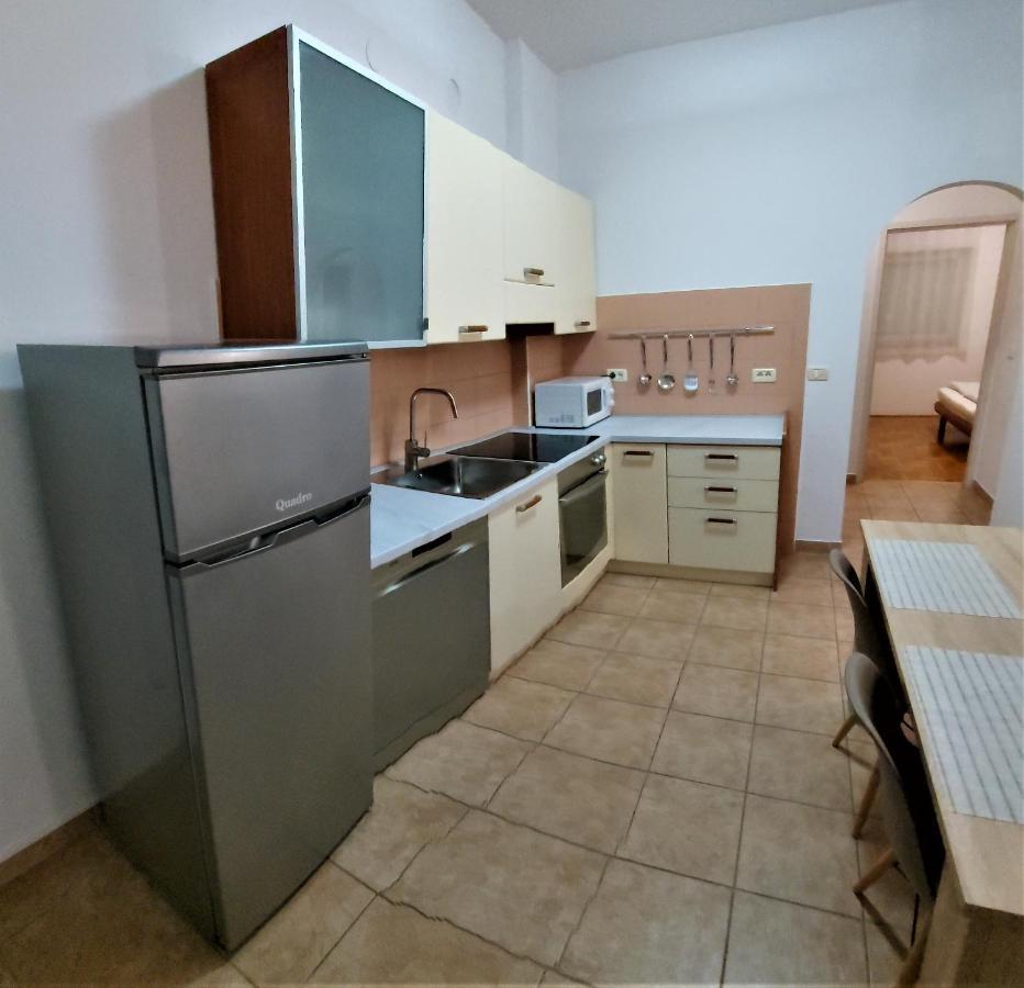 Apartments Aurora Near Beach 메덜린 외부 사진