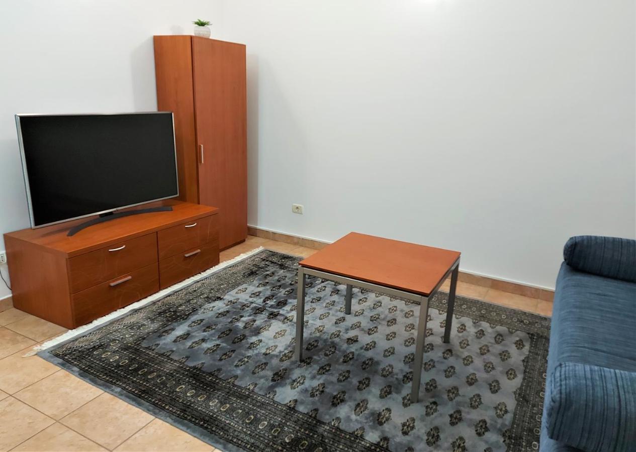 Apartments Aurora Near Beach 메덜린 외부 사진
