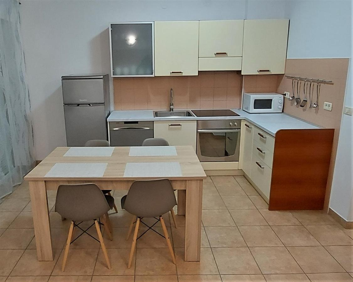 Apartments Aurora Near Beach 메덜린 외부 사진